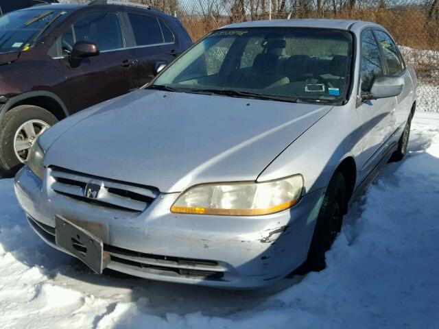 1HGCF86651A085582 - 2001 HONDA ACCORD VAL GRAY photo 2