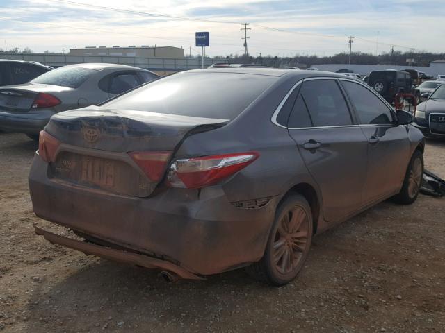 4T1BF1FK3FU073527 - 2015 TOYOTA CAMRY LE GRAY photo 4