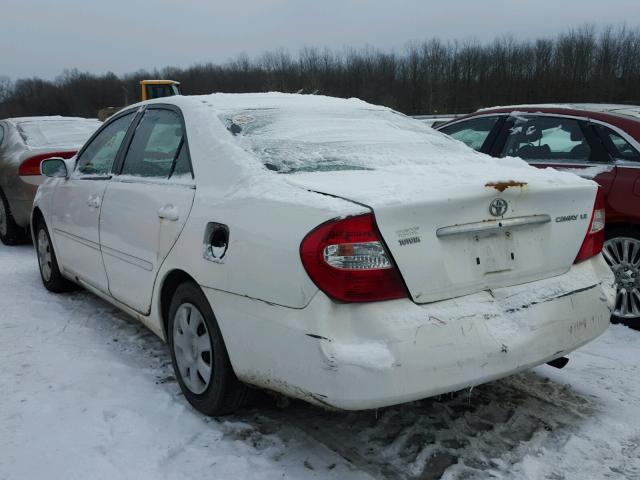 4T1BE32K52U039202 - 2002 TOYOTA CAMRY LE WHITE photo 3