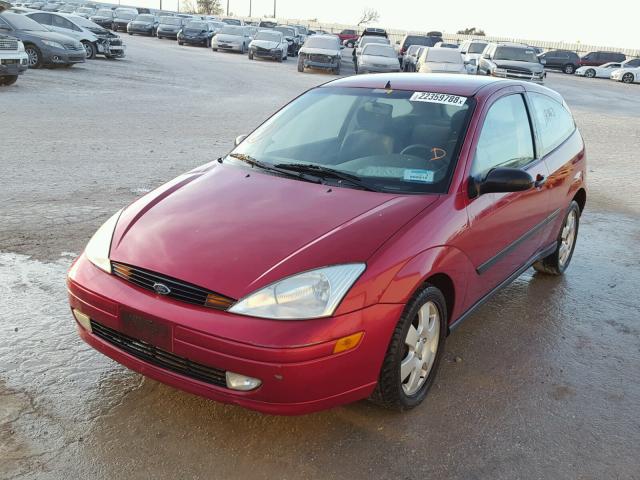 3FAFP31301R166106 - 2001 FORD FOCUS ZX3 RED photo 2