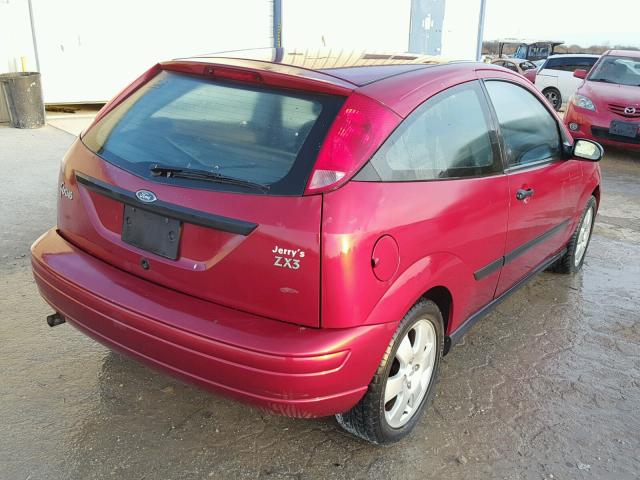 3FAFP31301R166106 - 2001 FORD FOCUS ZX3 RED photo 4