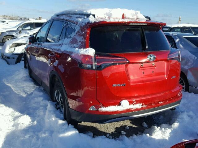 2T3WFREVXHW340913 - 2017 TOYOTA RAV4 XLE RED photo 3