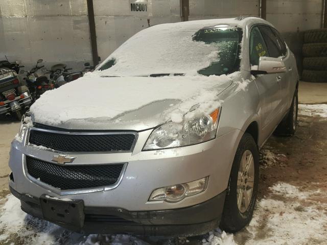 1GNKVJED8BJ112352 - 2011 CHEVROLET TRAVERSE L SILVER photo 2