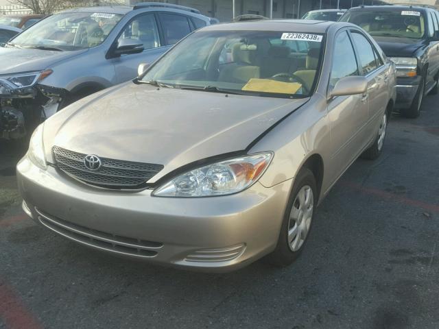 4T1BE32K63U156417 - 2003 TOYOTA CAMRY LE GOLD photo 2