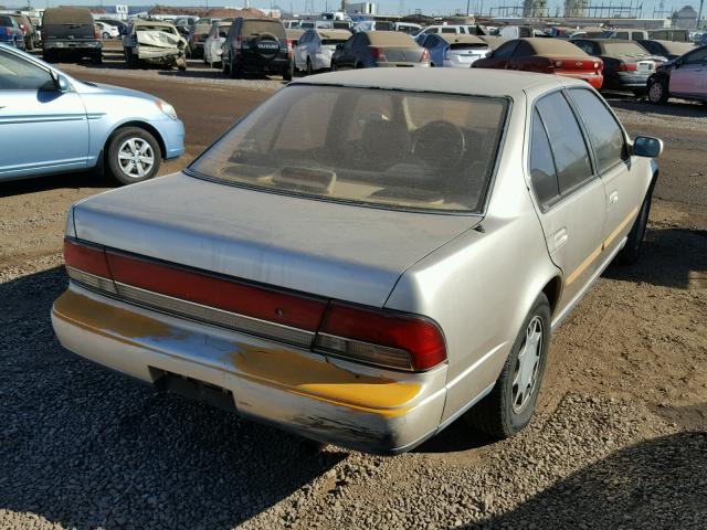 JN1HJ01F3NT026555 - 1992 NISSAN MAXIMA GXE BEIGE photo 4