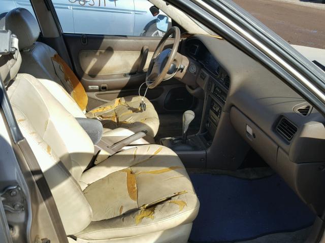 JN1HJ01F3NT026555 - 1992 NISSAN MAXIMA GXE BEIGE photo 5