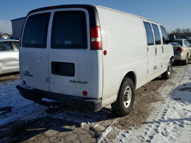 1GCHG39U141217756 - 2004 CHEVROLET EXPRESS G3 WHITE photo 4