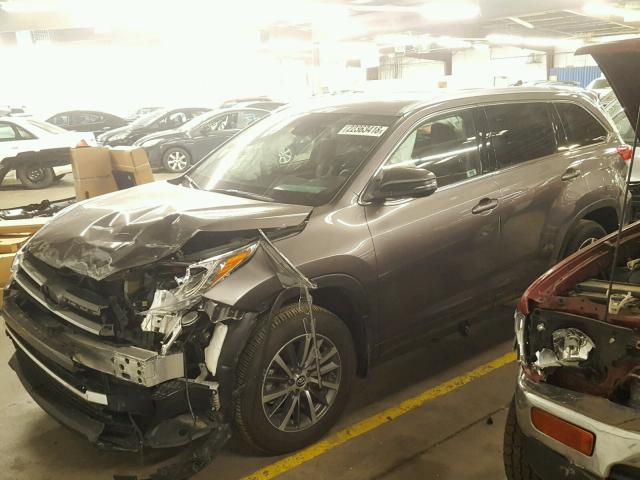 5TDJZRFH2HS463780 - 2017 TOYOTA HIGHLANDER CHARCOAL photo 2