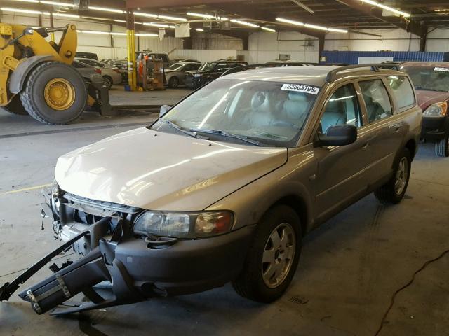 YV1SZ58D311013222 - 2001 VOLVO V70 XC TAN photo 2