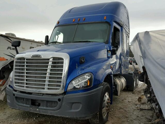 1FUJGLDV5FLGR8678 - 2015 FREIGHTLINER CASCADIA 1 BLUE photo 2