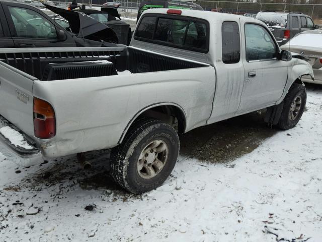 4TASM92N6YZ621398 - 2000 TOYOTA TACOMA XTR SILVER photo 4