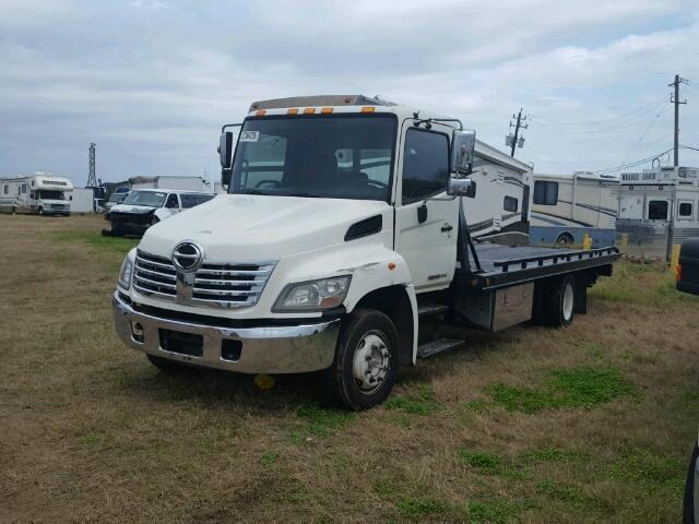 5PVND8JN5A4S50234 - 2010 HINO 258 WHITE photo 2