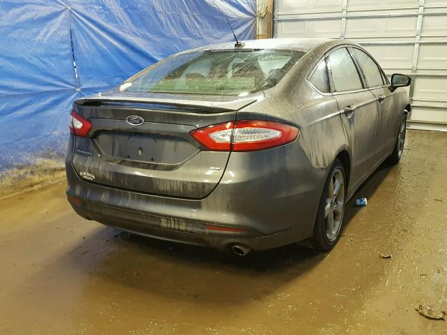 3FA6P0H73FR126133 - 2015 FORD FUSION SE GRAY photo 4