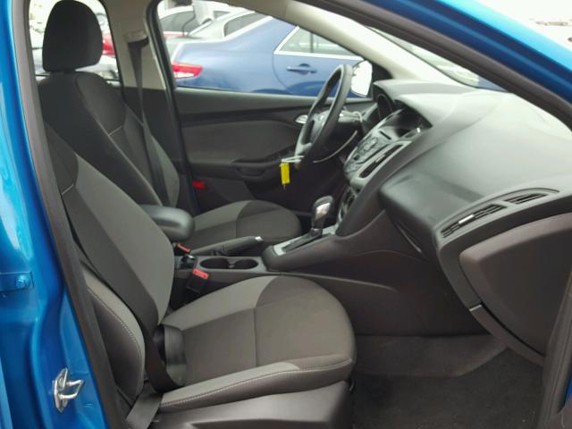 1FADP3F24EL396484 - 2014 FORD FOCUS SE BLUE photo 5