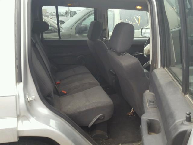 1J8HH48K88C192537 - 2008 JEEP COMMANDER SILVER photo 6