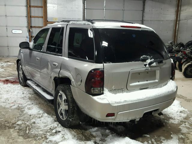 1GNDT13S872261524 - 2007 CHEVROLET TRAILBLAZE SILVER photo 3