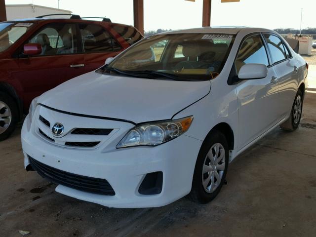 2T1BU4EE6BC594093 - 2011 TOYOTA COROLLA BA WHITE photo 2