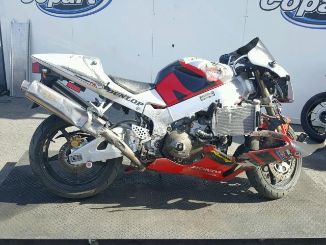 JH2SC45484M400140 - 2004 HONDA RVT1000 R SILVER photo 9