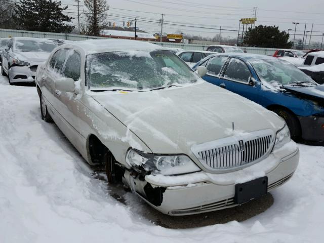 1LNHM83V27Y604797 - 2007 LINCOLN TOWN CAR D WHITE photo 1