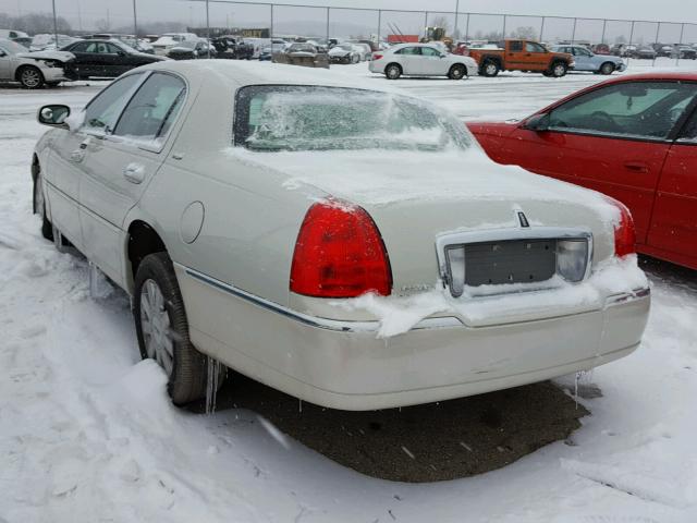 1LNHM83V27Y604797 - 2007 LINCOLN TOWN CAR D WHITE photo 3