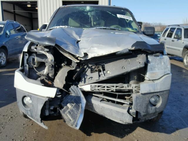 1FMFK15557LA27309 - 2007 FORD EXPEDITION SILVER photo 9