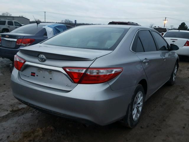 4T4BF1FK3FR477983 - 2015 TOYOTA CAMRY LE SILVER photo 4