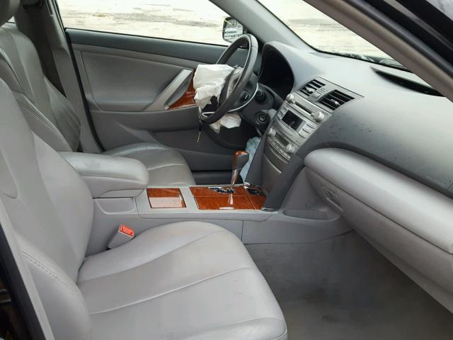 4T1BF3EK6BU702608 - 2011 TOYOTA CAMRY BASE BLACK photo 5