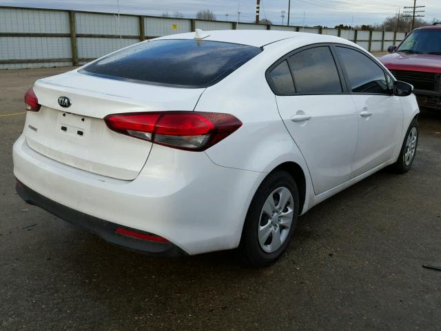 3KPFL4A74HE105115 - 2017 KIA FORTE LX WHITE photo 4