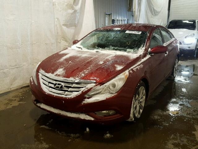 5NPEC4AC6BH075787 - 2011 HYUNDAI SONATA SE MAROON photo 2