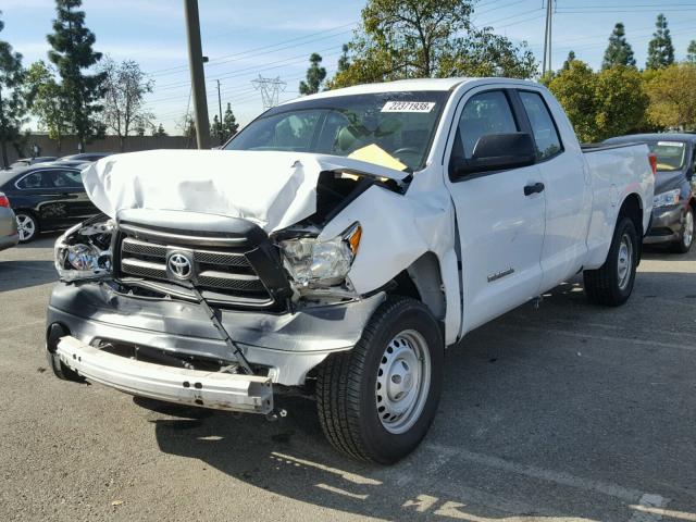 5TFRU5F13AX022009 - 2010 TOYOTA TUNDRA DOU WHITE photo 2