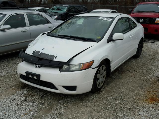 2HGFG12628H575609 - 2008 HONDA CIVIC LX WHITE photo 2