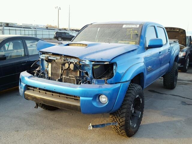 3TMLU42N96M003373 - 2006 TOYOTA TACOMA DOU BLUE photo 2