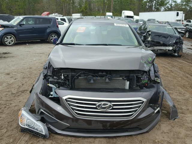 5NPE24AF5GH286080 - 2016 HYUNDAI SONATA SE BROWN photo 9