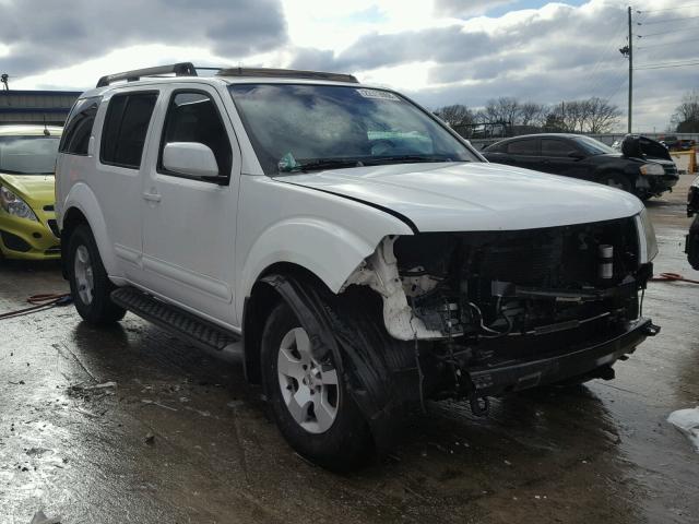 5N1AR18W47C640595 - 2007 NISSAN PATHFINDER WHITE photo 1