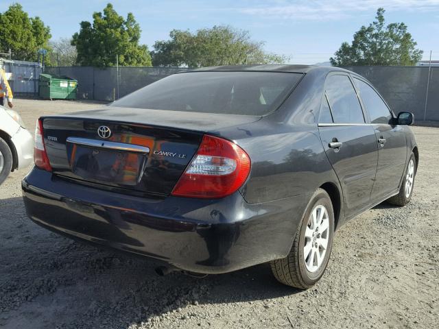 4T1BE32K72U588948 - 2002 TOYOTA CAMRY LE BLACK photo 4