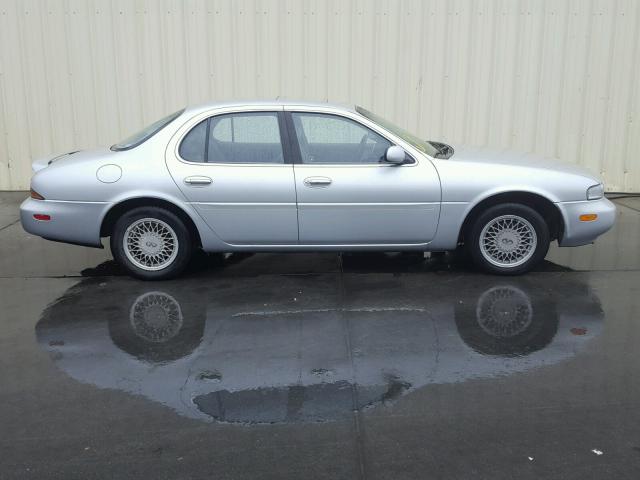 JNKAY21D5SM215359 - 1995 INFINITI J30 SILVER photo 9