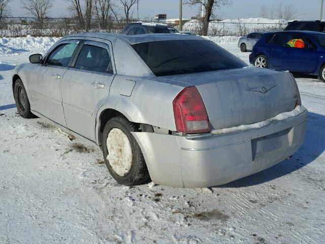 2C3JA53G75H599896 - 2005 CHRYSLER 300 TOURIN SILVER photo 3