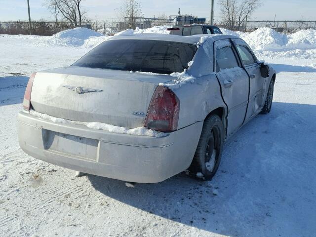 2C3JA53G75H599896 - 2005 CHRYSLER 300 TOURIN SILVER photo 4