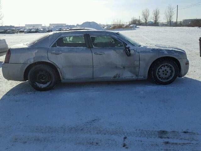 2C3JA53G75H599896 - 2005 CHRYSLER 300 TOURIN SILVER photo 9