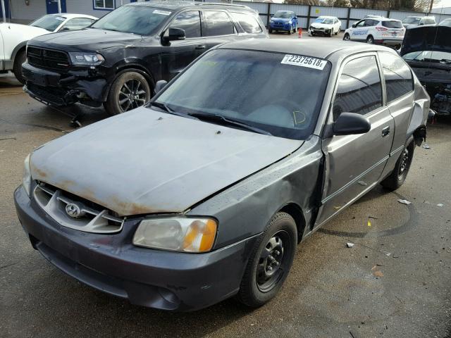 KMHCF35G91U072632 - 2001 HYUNDAI ACCENT L GRAY photo 2