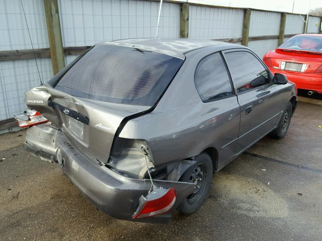 KMHCF35G91U072632 - 2001 HYUNDAI ACCENT L GRAY photo 4