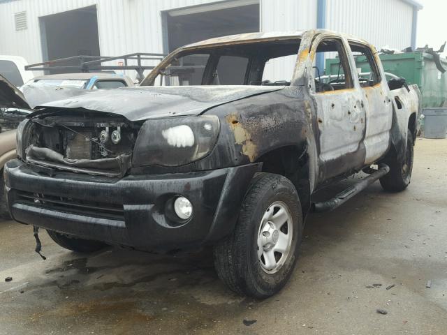 3TMJU62N29M079881 - 2009 TOYOTA TACOMA DOU BURN photo 2