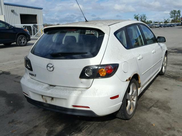 JM1BK143841174752 - 2004 MAZDA 3 HATCHBAC WHITE photo 4