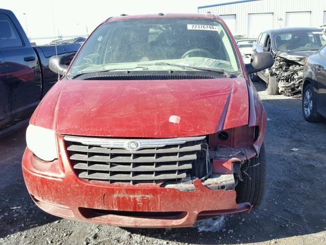 1A4GP44R96B751230 - 2006 CHRYSLER TOWN & COU MAROON photo 7