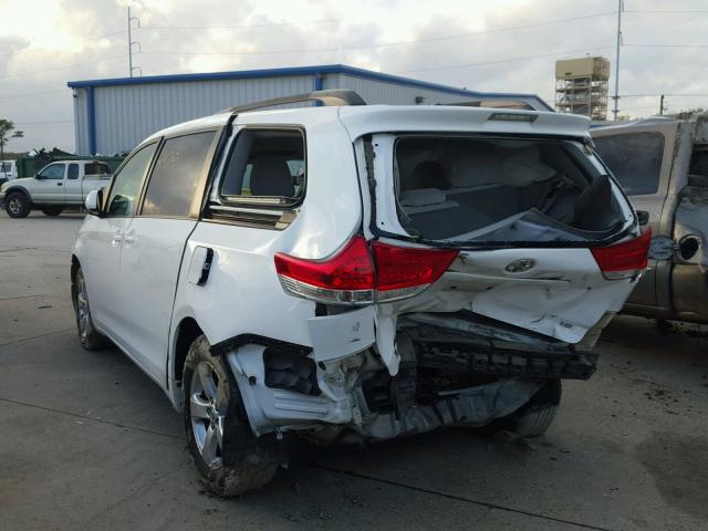 5TDKK3DC9ES472307 - 2014 TOYOTA SIENNA LE WHITE photo 3