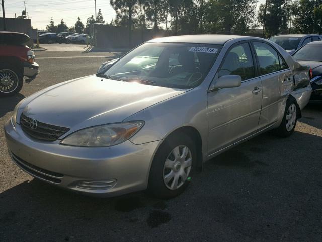 4T1BE32K14U852359 - 2004 TOYOTA CAMRY LE SILVER photo 2