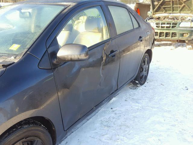 JTDBT923X71129623 - 2007 TOYOTA YARIS GRAY photo 9