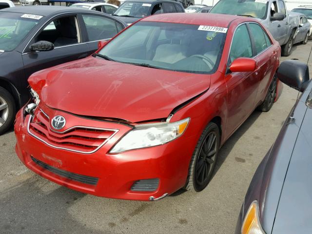 4T1BF3EK1AU093779 - 2010 TOYOTA CAMRY BASE RED photo 2