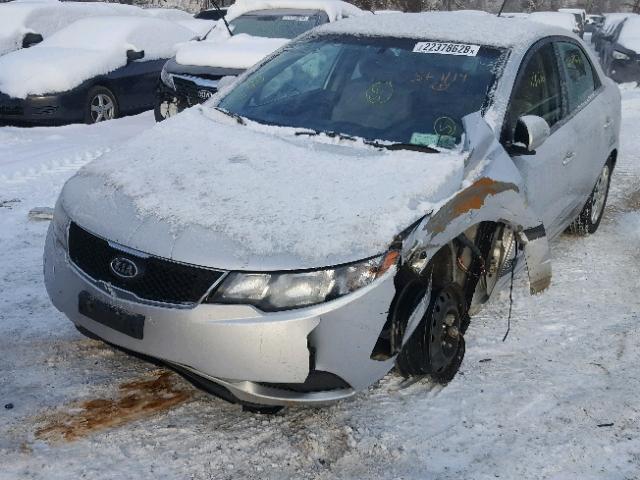 KNAFU4A26A5235588 - 2010 KIA FORTE EX SILVER photo 2