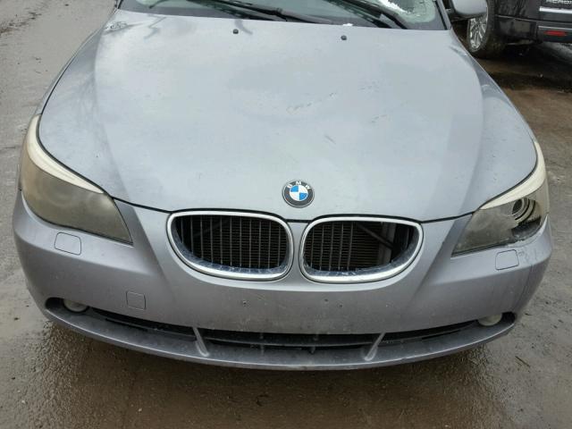 WBANF73506CG66318 - 2006 BMW 530 XI GRAY photo 7